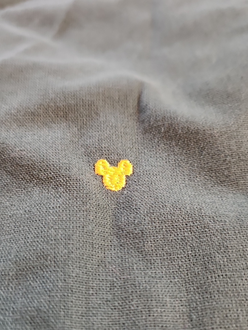 NWT - Disney - Youth Button-Up Shirt - Size Youth Large (11/12) - Picture 5 of 9